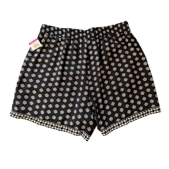 NEW MAX STUDIO Black White Floral Elastic Waist Pull On Shorts Size L - Picture 2 of 5